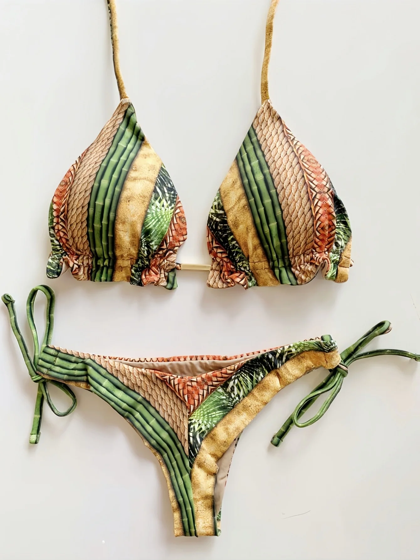 Женское бикини с завязками через шею эффектом пуш-ап