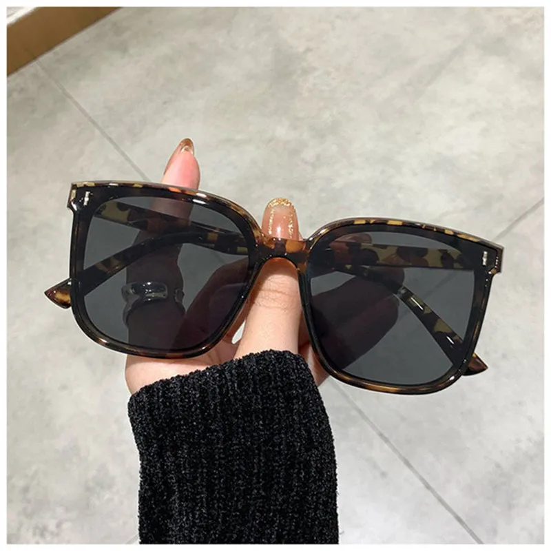 

2021 New Square Big Frame Sunglasses Ladies Pick Street Photo Beach Sunglasses Classic Retro Woman Driving Goggles Gafas De Sol