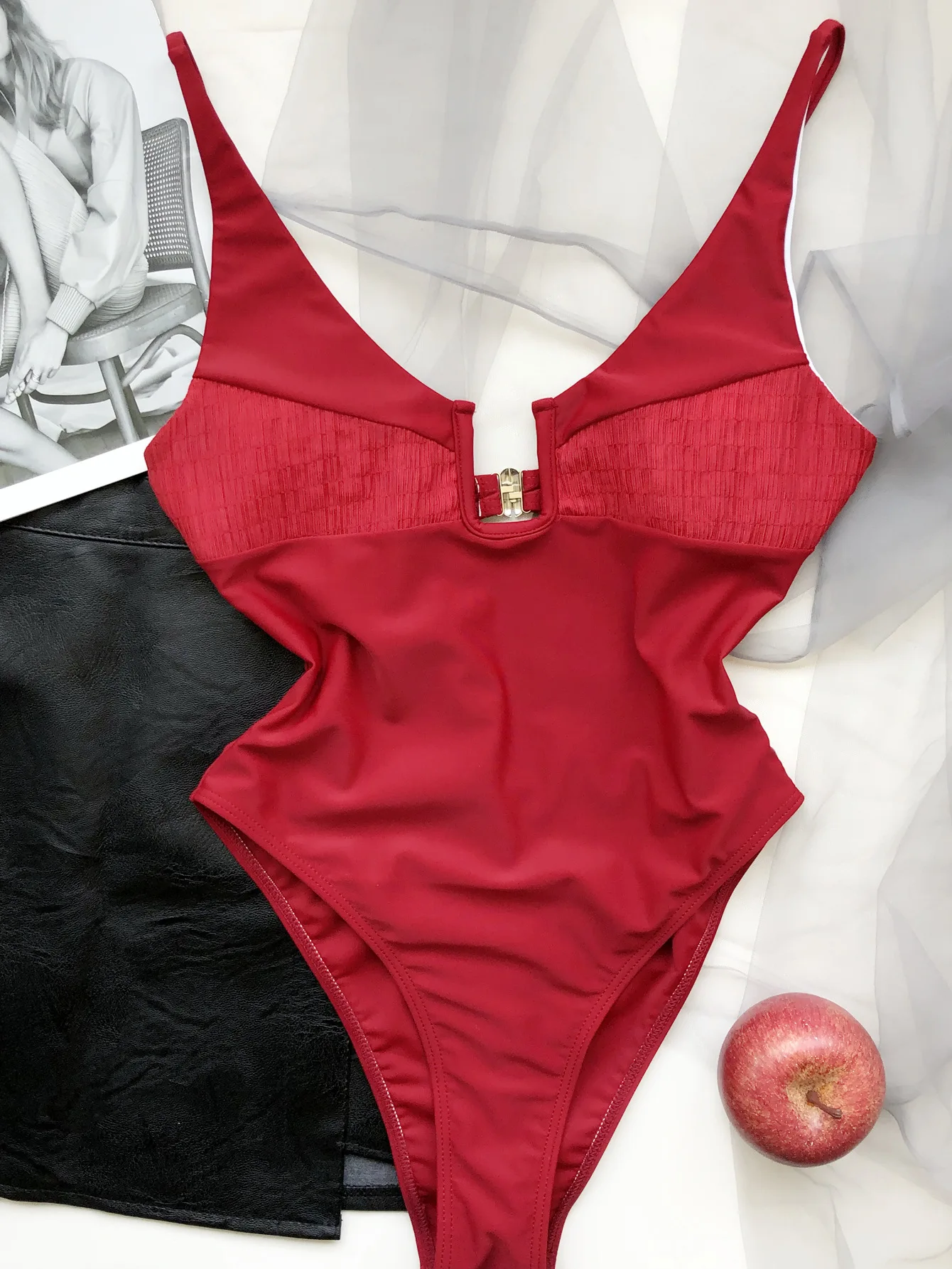 Сексуальный цельный купальник с V-образным вырезом женский новинка 2022 однотонный