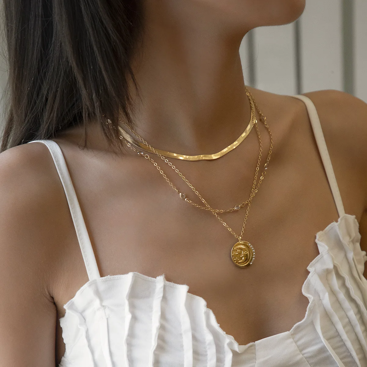 

Hip hop temperament flat snake bone floating carved round brand Necklace