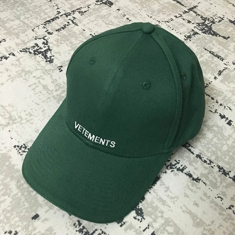 

Vetements Letter LOGO Embroidered Baseball Cap Cap Adjustable Hat Men's and Women's Hip Hop Sports