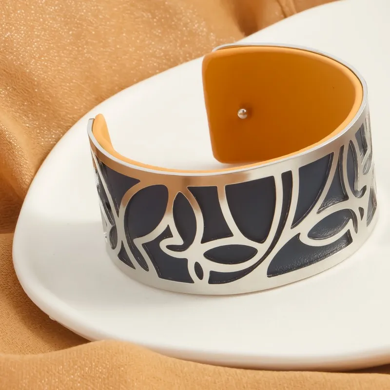 Женский браслет из ПУ кожи со сменными вставками