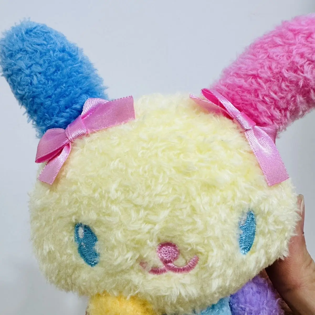 Фото Плюшевая игрушка-брелок Usahana Sanrio: розовый двусторонний бант, мультяшный дизайн, милый аксессуар для рюкзака, подарок на День рождения или праздник для друзей №4