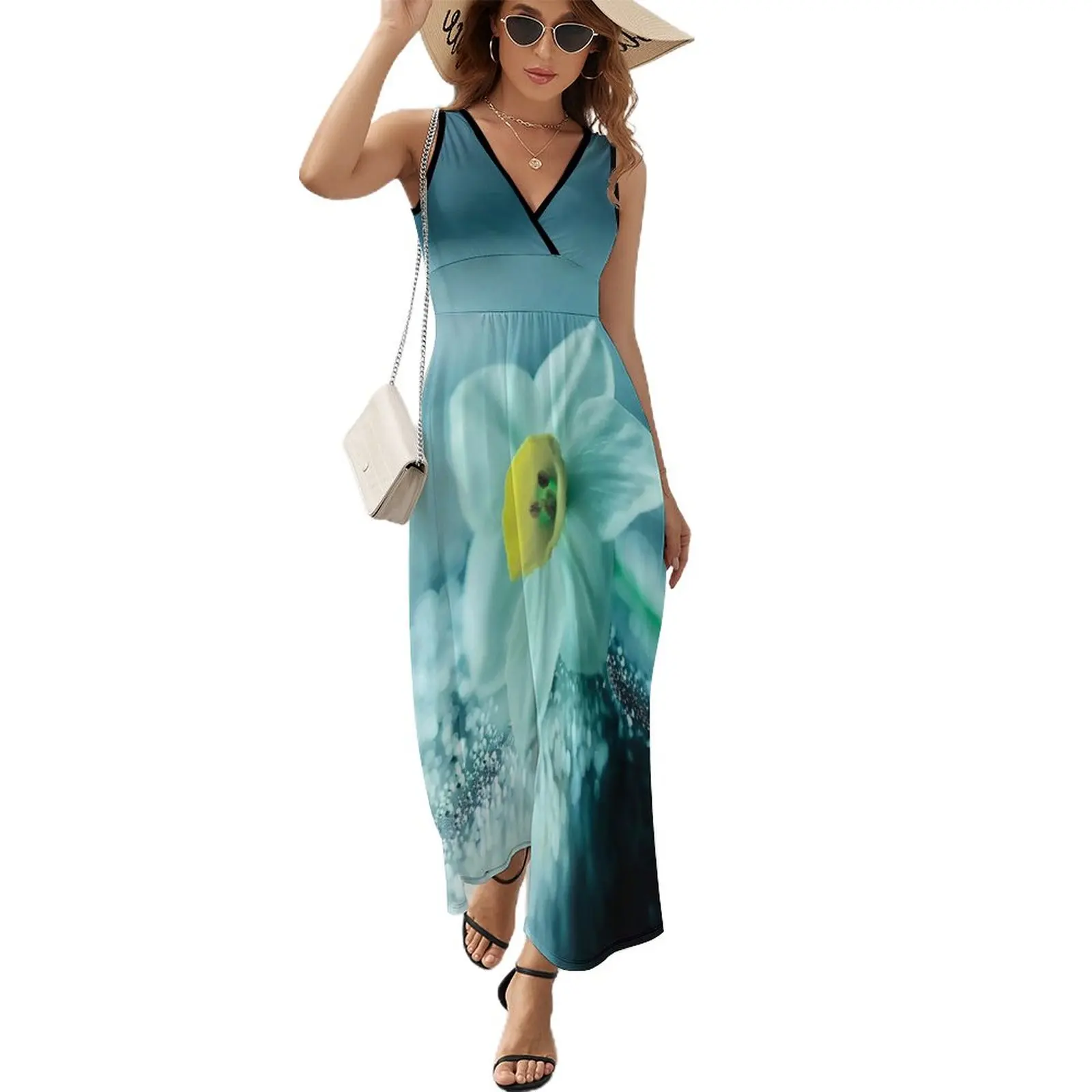 

Длинное платье-макси без рукавов, в богемном стиле