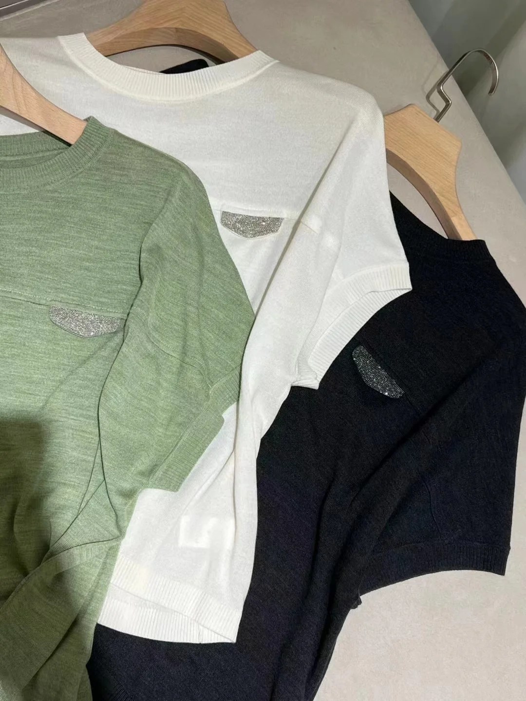 Трикотажная блузка из шерсти мериноса в повседневном стиле