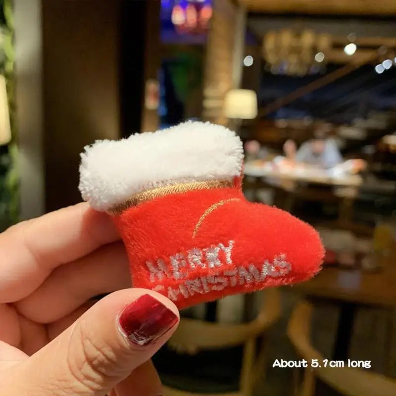 

Новая модная универсальная Рождественская плюшевая брошь на пуговицах для мужчин и женщин, мягкие и удобные булавки с мультяшным рисунком на Рождество, праздничные подарки