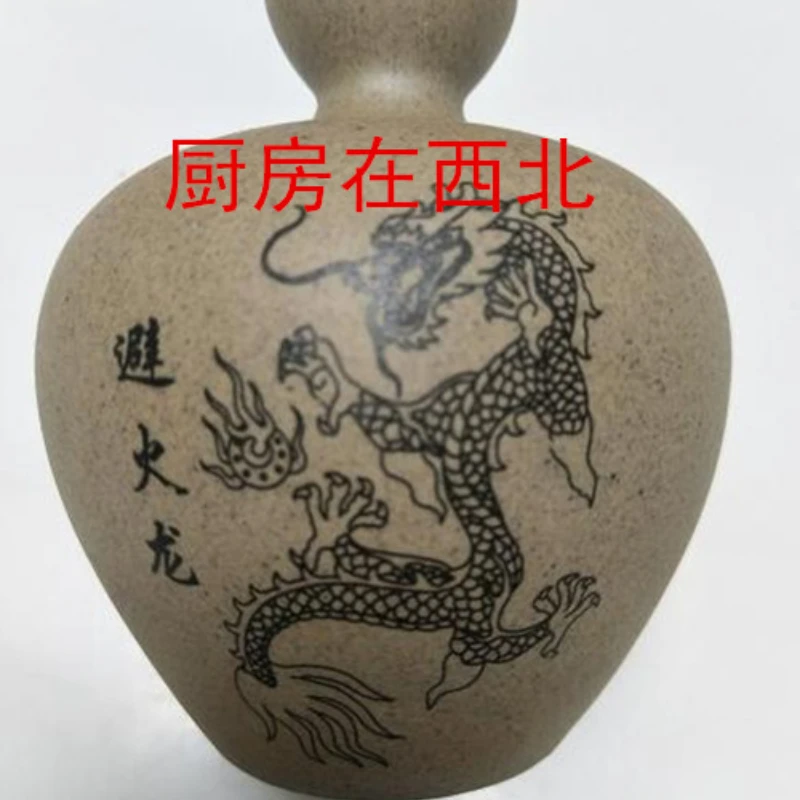 

Kitchen in the northwest corner of the fire Tianmen earthenware dragon bottle ornaments to solve the dry kitchen