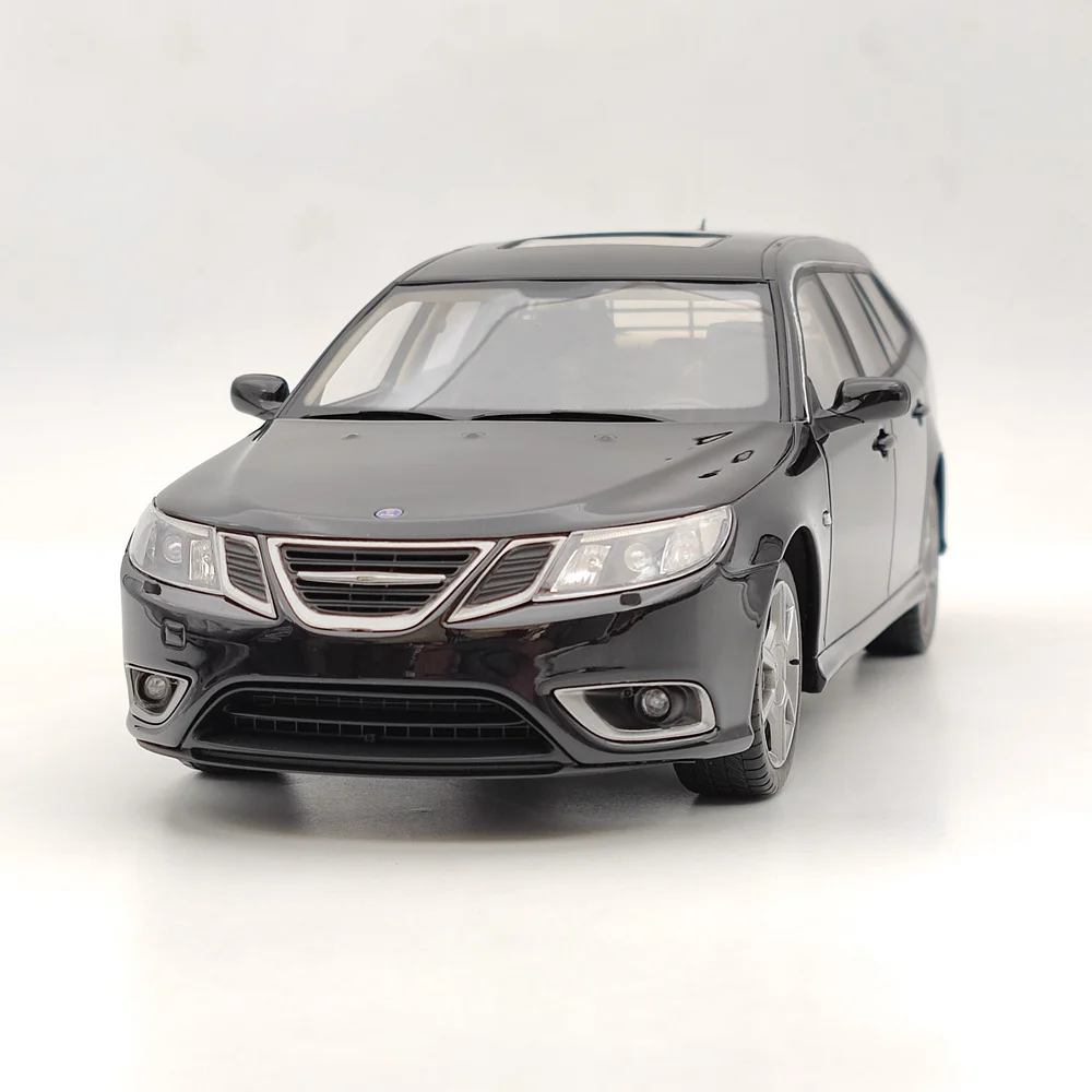 Фото DNA Collectibles 1/18 9-3 Sportcombi Turbo X 2009 Черный DNA000101 полимерный автомобиль №4