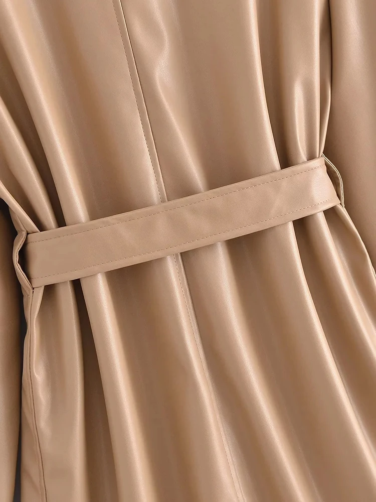 Рисунок 5 - Женский классический двубортный