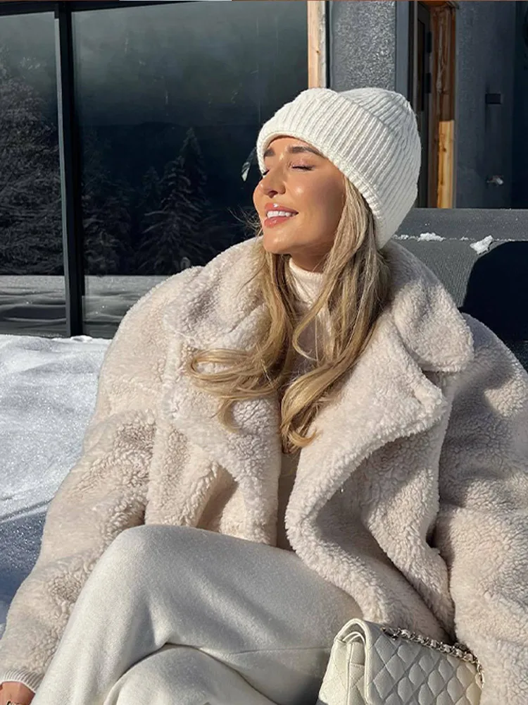 Женское флисовое пальто с отложным воротником длинным рукавом и карманами