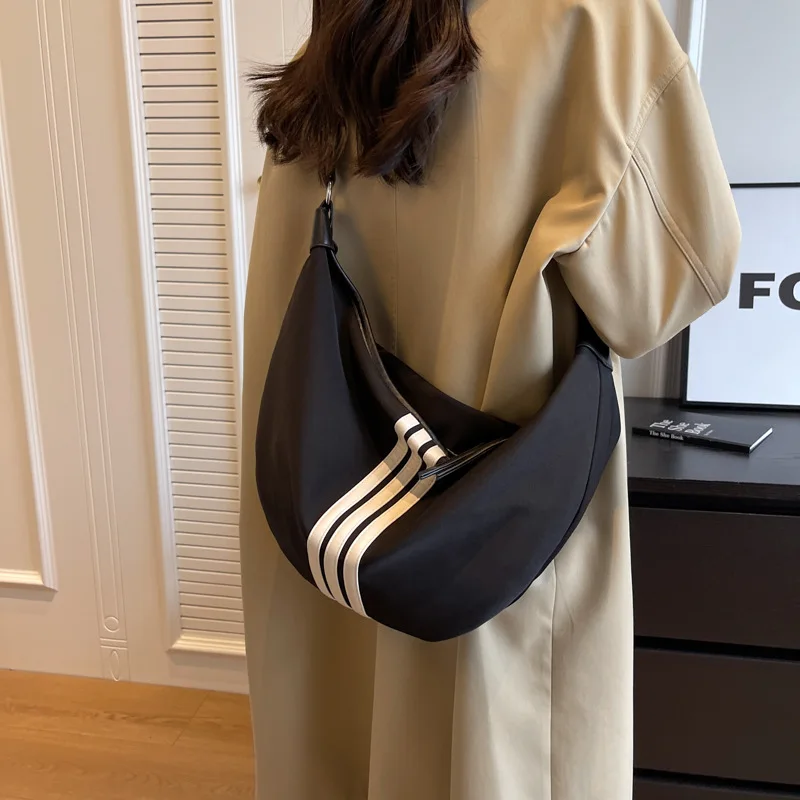 

Fashion Couple Crossbody Bag Summer New High Grade Personalized Women's Dumpling Bag Stripe Contrast Nylon Shoulder Bag Men
