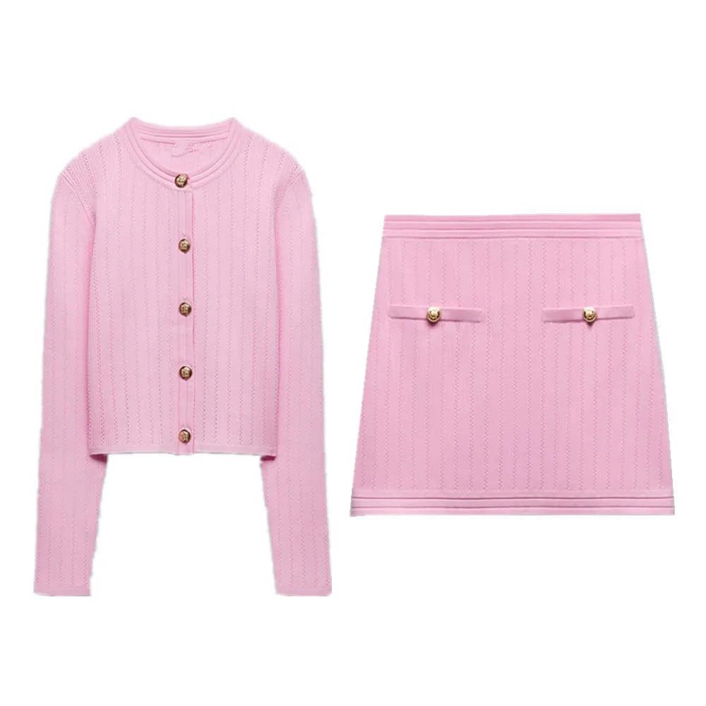 

PB&ZA early autumn new women's temperament sweet round neck golden breasted knitted jacket + high waist knitted skirt 8689/105