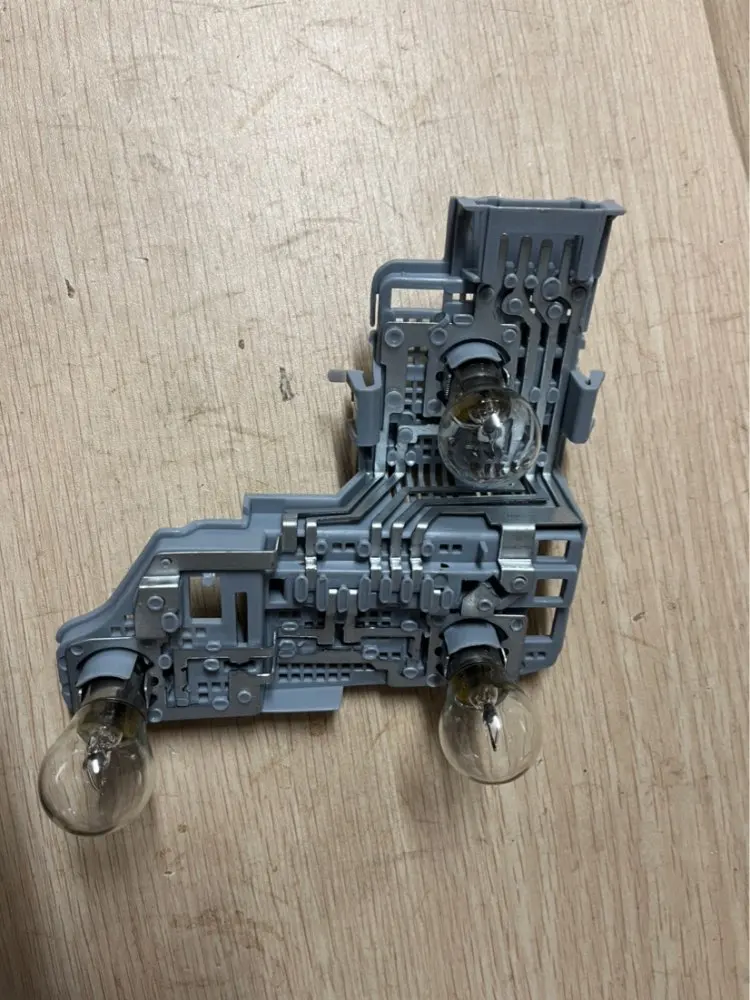 

Держатель лампы Me rc ed es -Be nz c180 c200 c260 c280 c63 a180 b180 b200