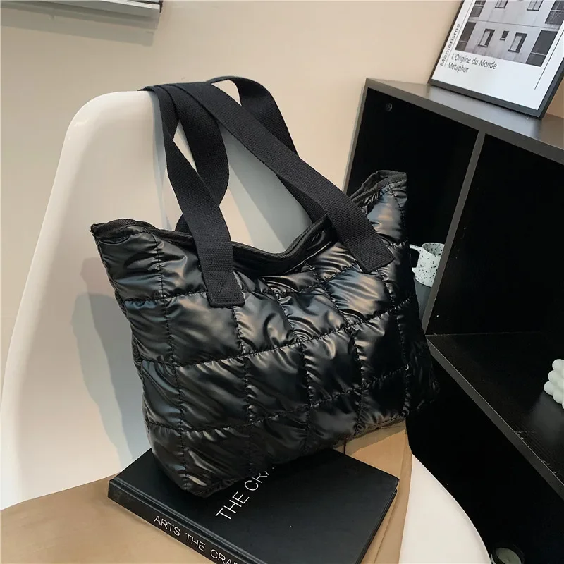 

Fashion Tote Handbags for Women Black Large Capacity Soft Rhombus Bags Vinatge Quilted Shoulder Bag Purse for Travel Shopping