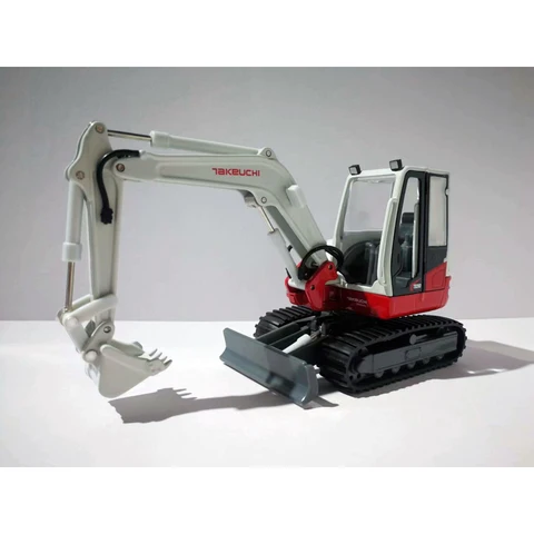 Модель игрушечной модели Takeuchi TB260 в масштабе 1:35