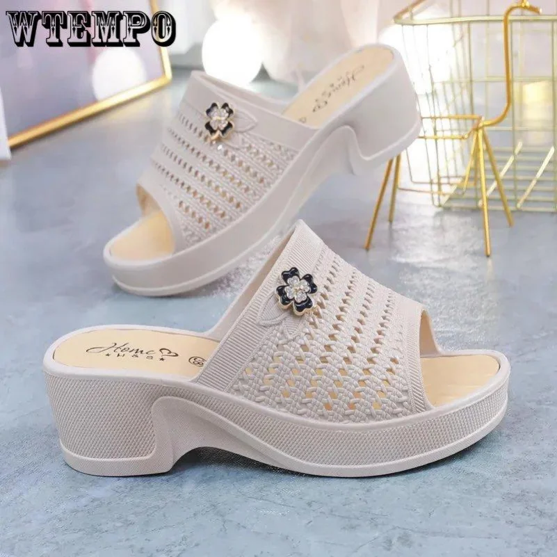 

Женские шлепанцы на танкетке, простые повседневные удобные шлепанцы на высокой танкетке с круглым носком и вырезами, в Корейском стиле, лето, Прямая поставка