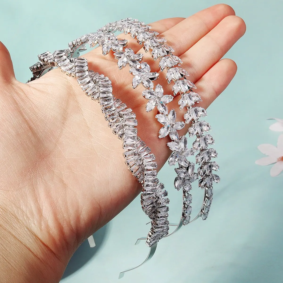 Фото SLBRIDAL модный очаровательный модный кристалл и стразы циркон для женщин и девочек тиара повязка на голову Queen Party CZ наклейка для волос украшения для волос №2