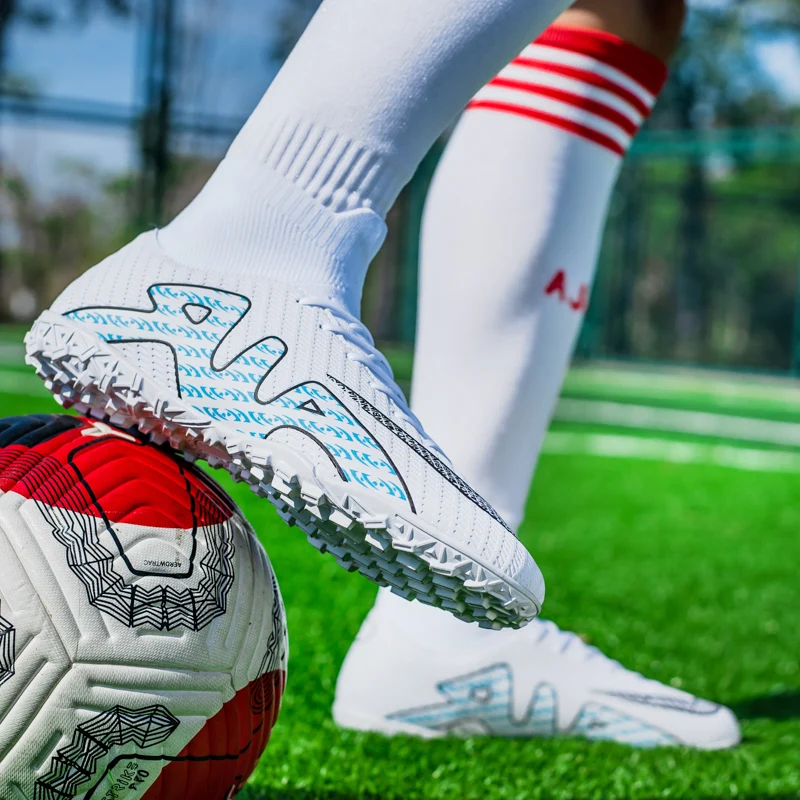 Size 35-47 Men Outdoor Football Shoes Quality Soccer Cleats Ultralight Grass Training Sport Footwear TF/FG High Help Sneakers