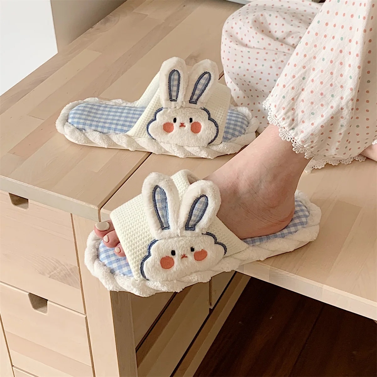 

New slippers women cute rabbit slippers women cotton linen slippers women spring and summer non-slip B4847