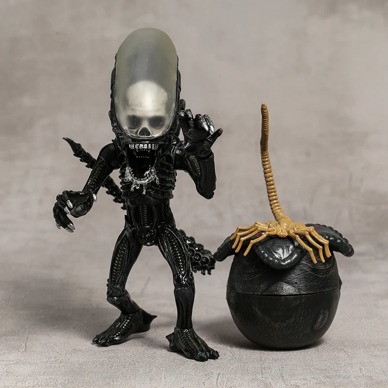 

Mezco Toyz Mezco Designer Series MDS Alien 1979 Deluxe Alien ABS/PVC Action Figure Toy Doll