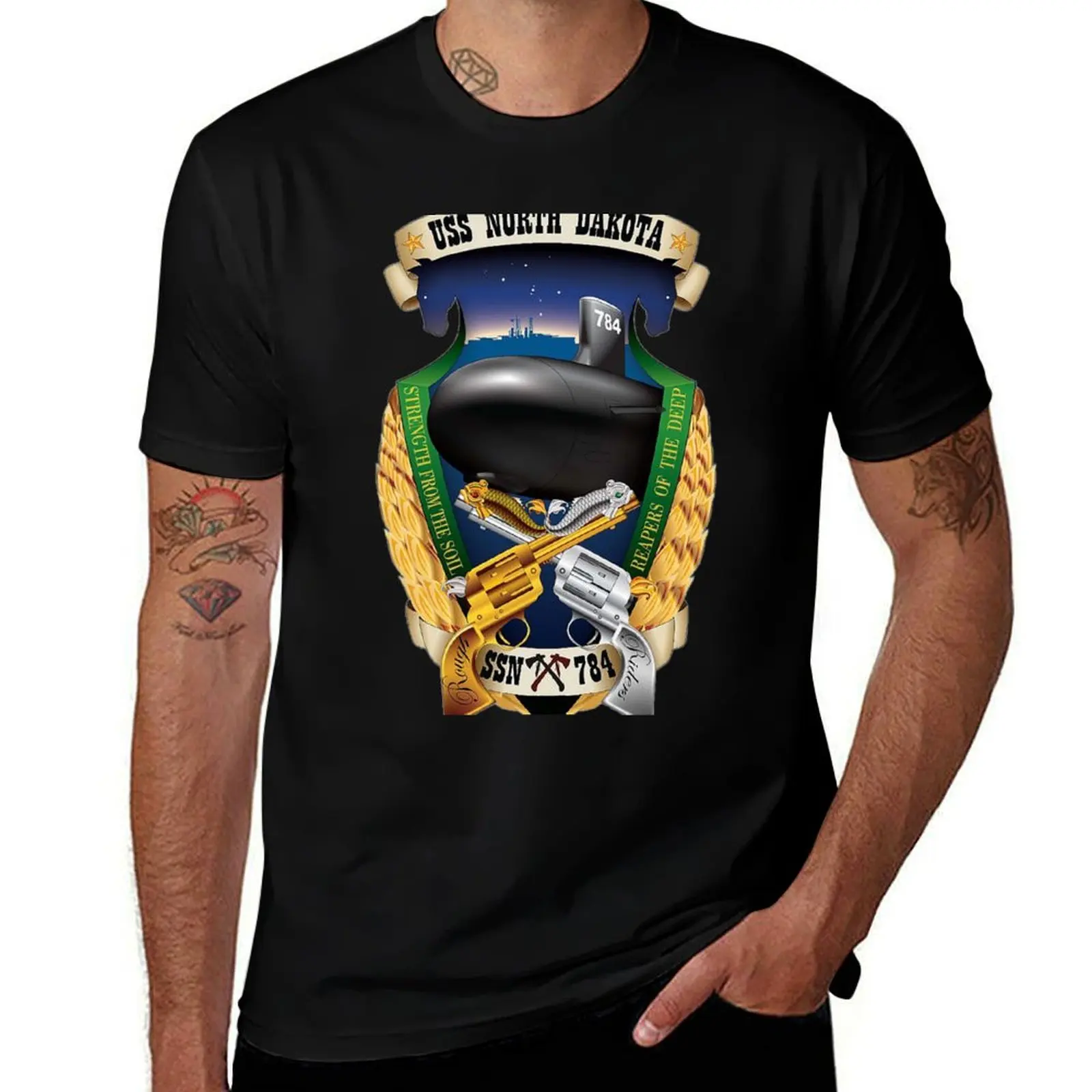 Фото Футболка SSN-784 USS North Dakota Crest, свободного кроя, больших размеров №1