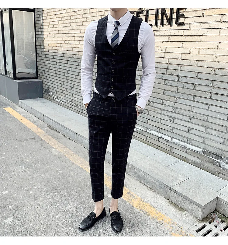 Мужской деловой костюм из двух предметов