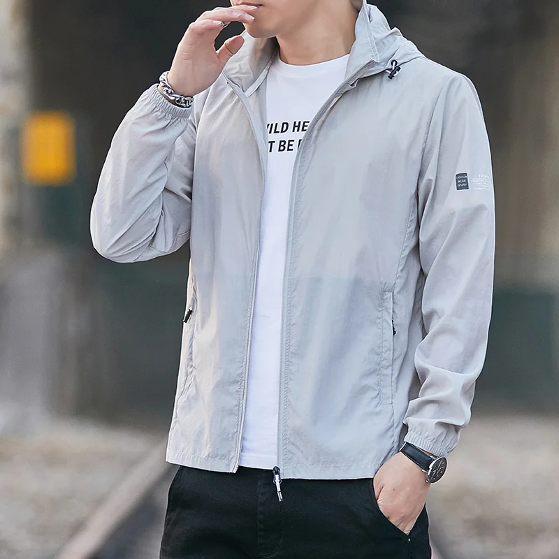 Куртка мужская со съемной шапкой тонкая простая ветрозащитная