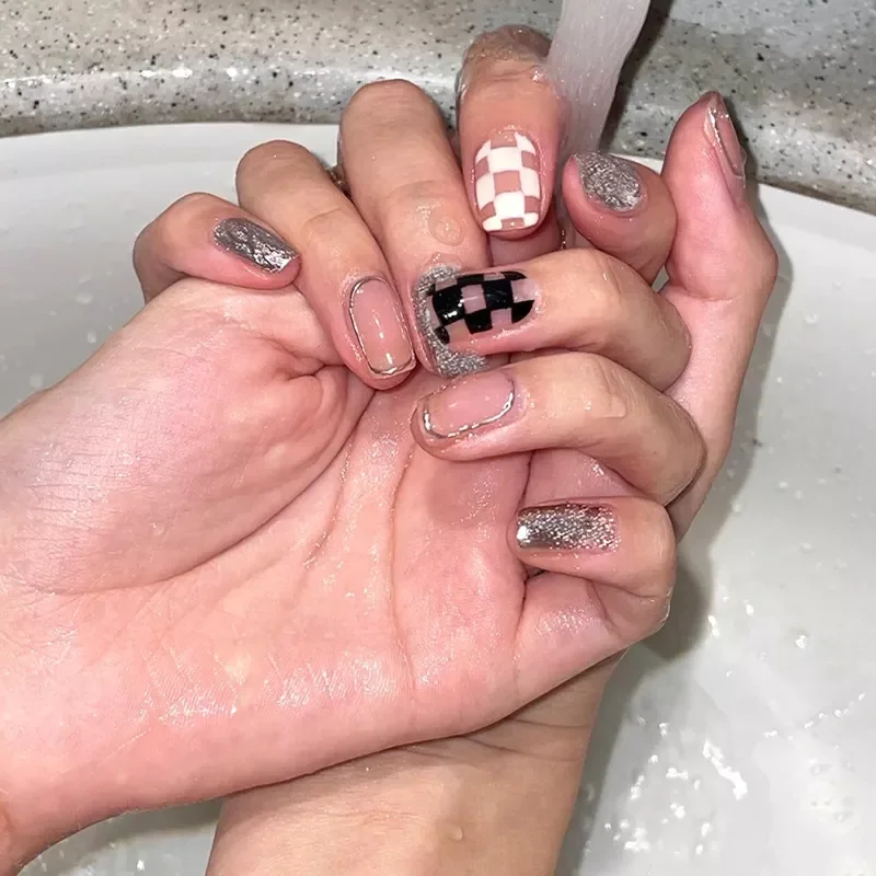

Vintage Checkerboard Fake Nails Press on False with Designs Set Fashion Save Time Wearable Manicure Patch False Nails With Glue