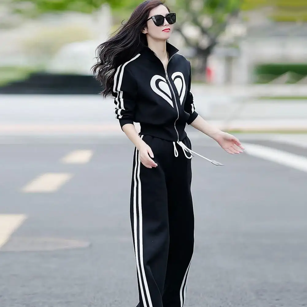 

Autumn Winter Sport Outfit Stylish Women's Sport Outfit Heart Print Sweatshirt Coat Wide Leg Pants Set for Autumn/winter Heart