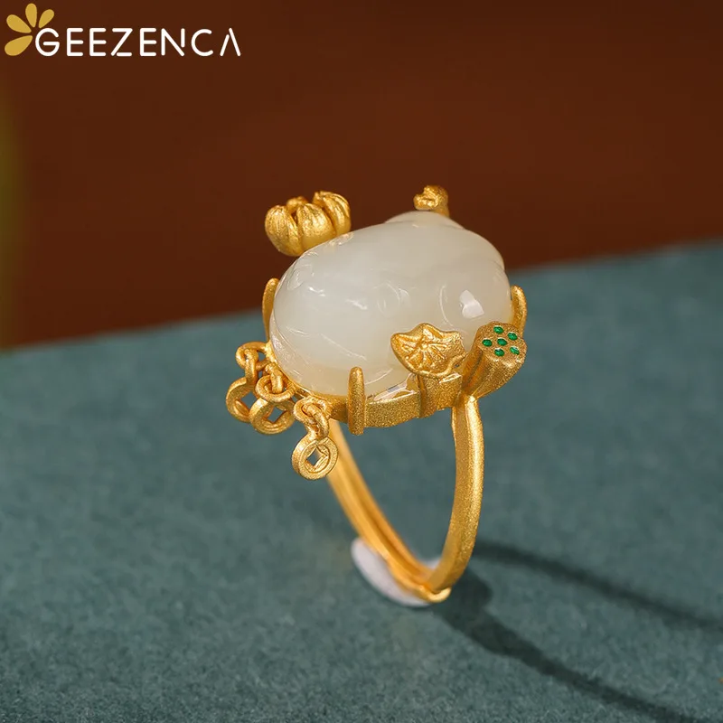 

Женское Винтажное кольцо GEEZENCA, позолоченное серебро 925 пробы, с цветком лотоса, кисточкой, белым нефритом, подарок на удачу