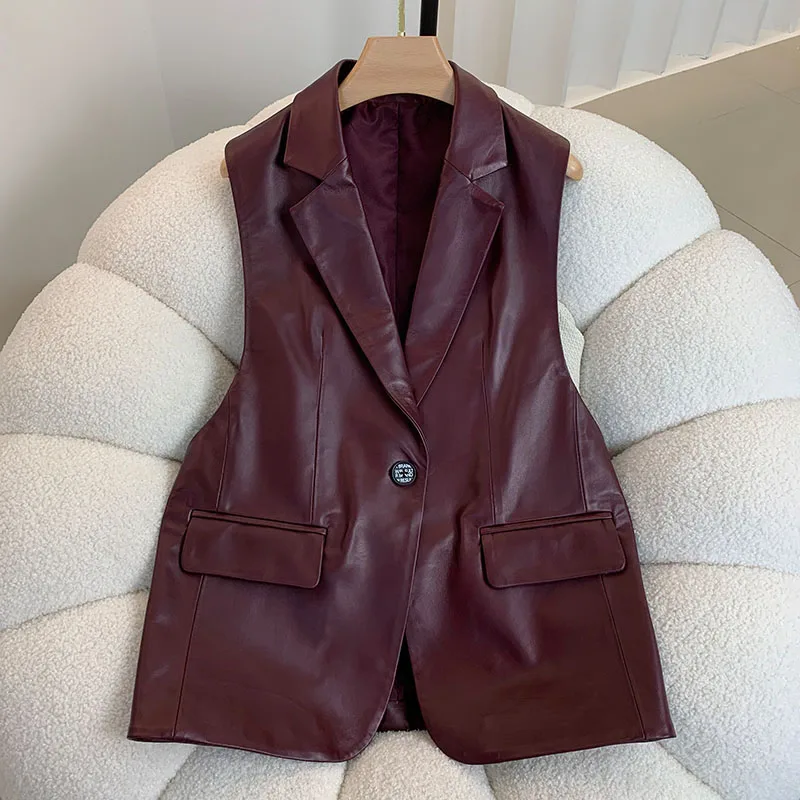 Женская кожаная куртка без рукавов