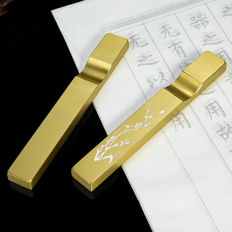 

Brass Paperweights Brush Pen Rest Multifunctional Lettering Carving Calligraphy Paperweights Archaize Xuan Paper Pisapapeles