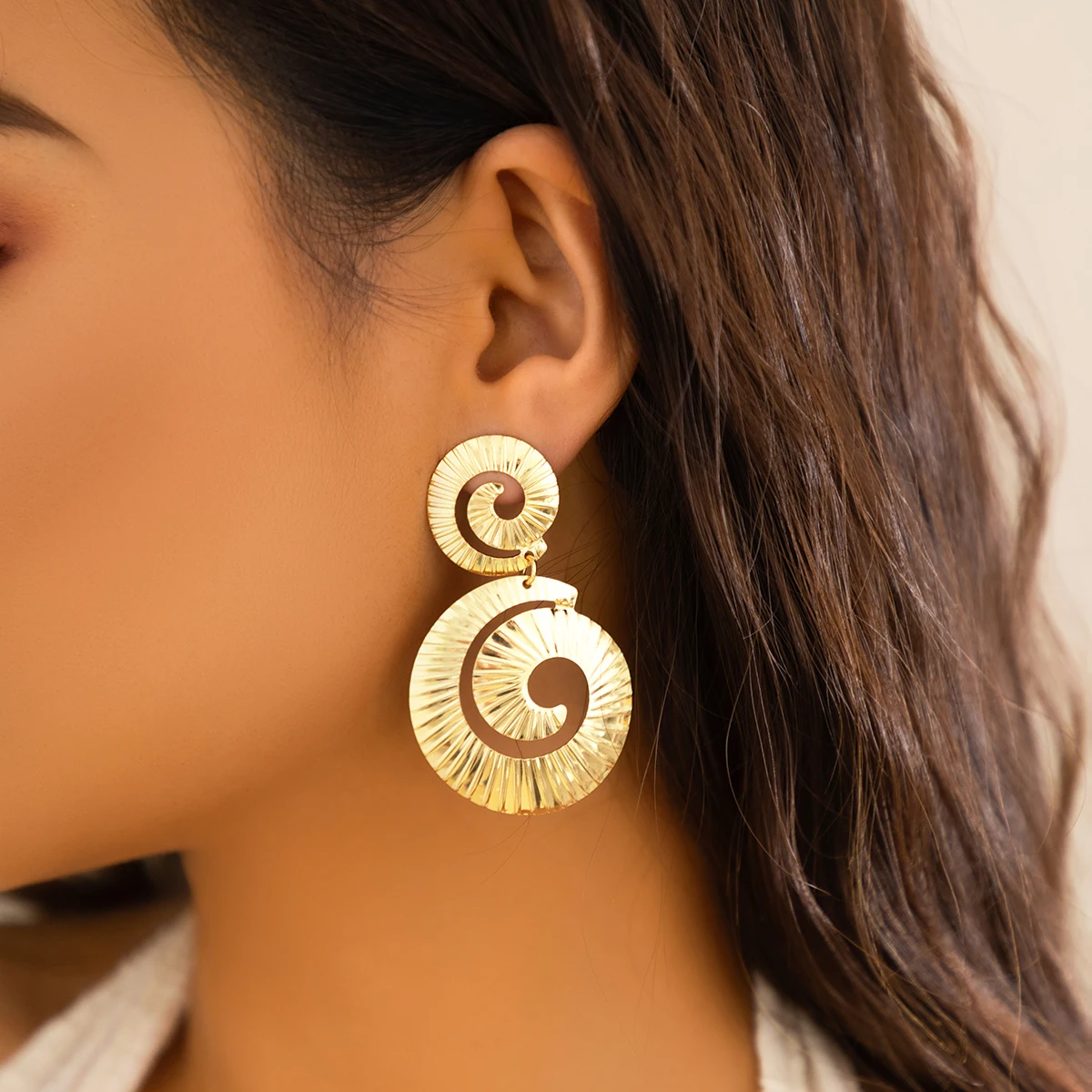 

Lacteo Vintage Geometric Spiral Shape Pendant Earrings Trendy Women Jewelry Gold Color Drop Earrings Wedding Party Festival