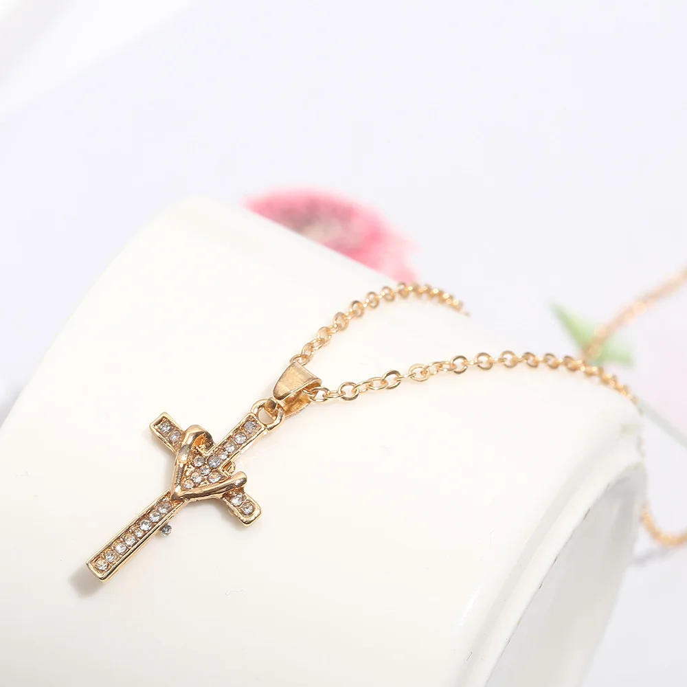 

Fashion Simple Cross Necklace Gold Color Crystal Jesus Cross Pendant Necklace For Men Women Couple Jewelry Gift Wholesale