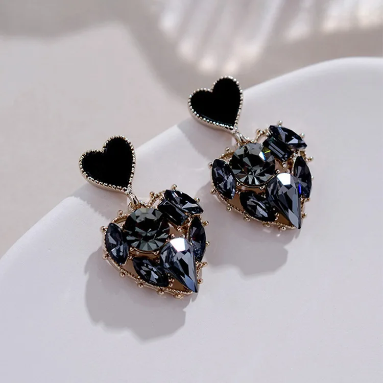 

2022 Korean Fashion New Black Heart Crystal Earrings for Women Personality Silver Earring Party Birthday Gift Jewelry