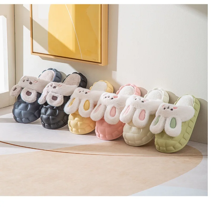 

Шлепанцы женские зимние меховые, меховые пушистые меховые тапочки, массивная платформа, мюли, 2022