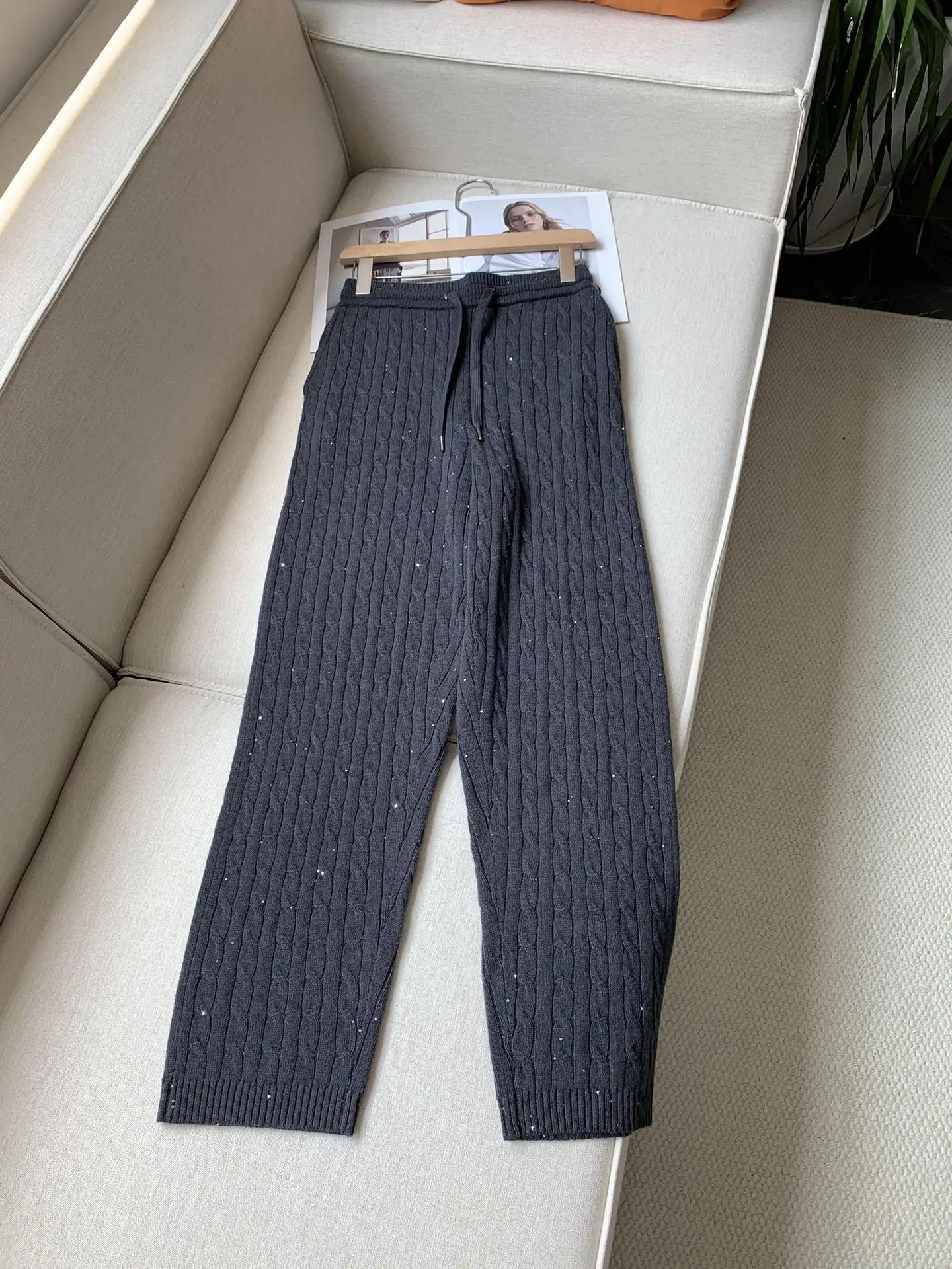 Новая высококачественная куртка с капюшоном блестками и бисером для осени зимы +