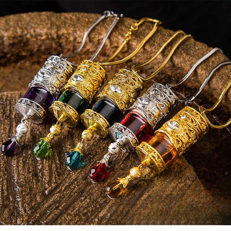 

Essential Oil Fragrance Men's Car Interior Decoration Gift Metal Car Perfume Pendant