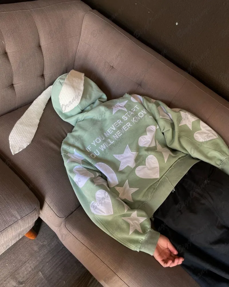 Изумрудные дни с белой влюбленной аппликацией Толстовка comfort zone y2k толстовка