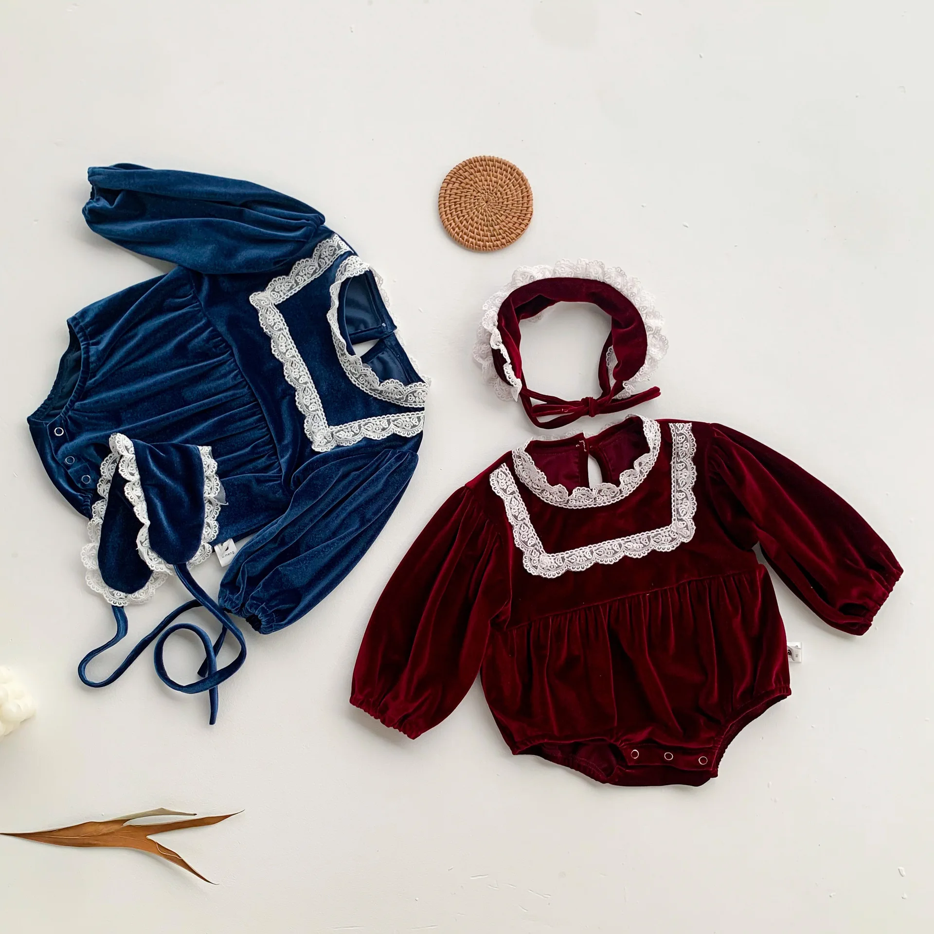 

RiniKinda 2022 Autumn New Baby One Piece Newborn Bodysuit Lace Infant Girls Velvet Clothes Toddler Kids Long Sleeve Jumpsuit