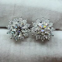 18K White Gold Stud Earrings Women 0.5 1 2 3 Carat Round Moissanite Diamond Present Wedding Engagement Party Sun Flower Gift