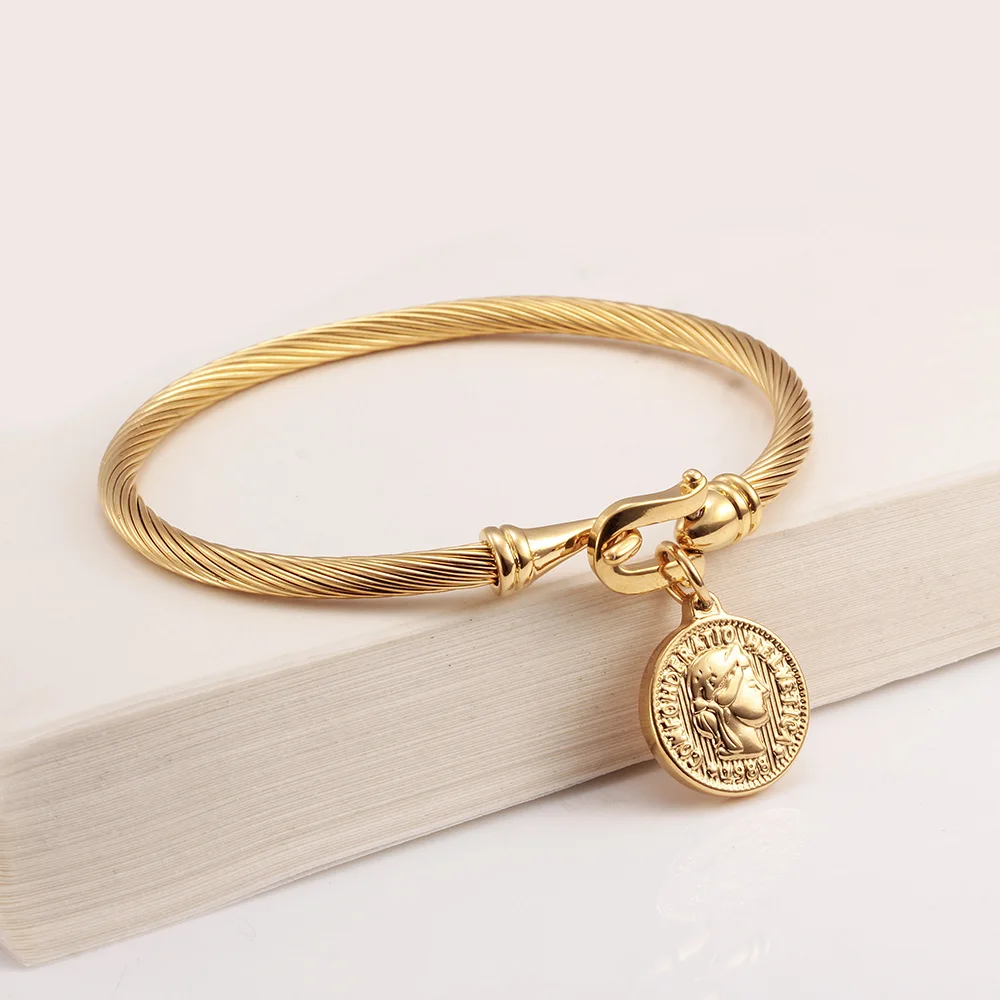 

Stainless Steel Queen Coin Gold Plated Trendy Bracelets For Men Women Wedding Hook Closure Bangle Jewelry Birthday Gift