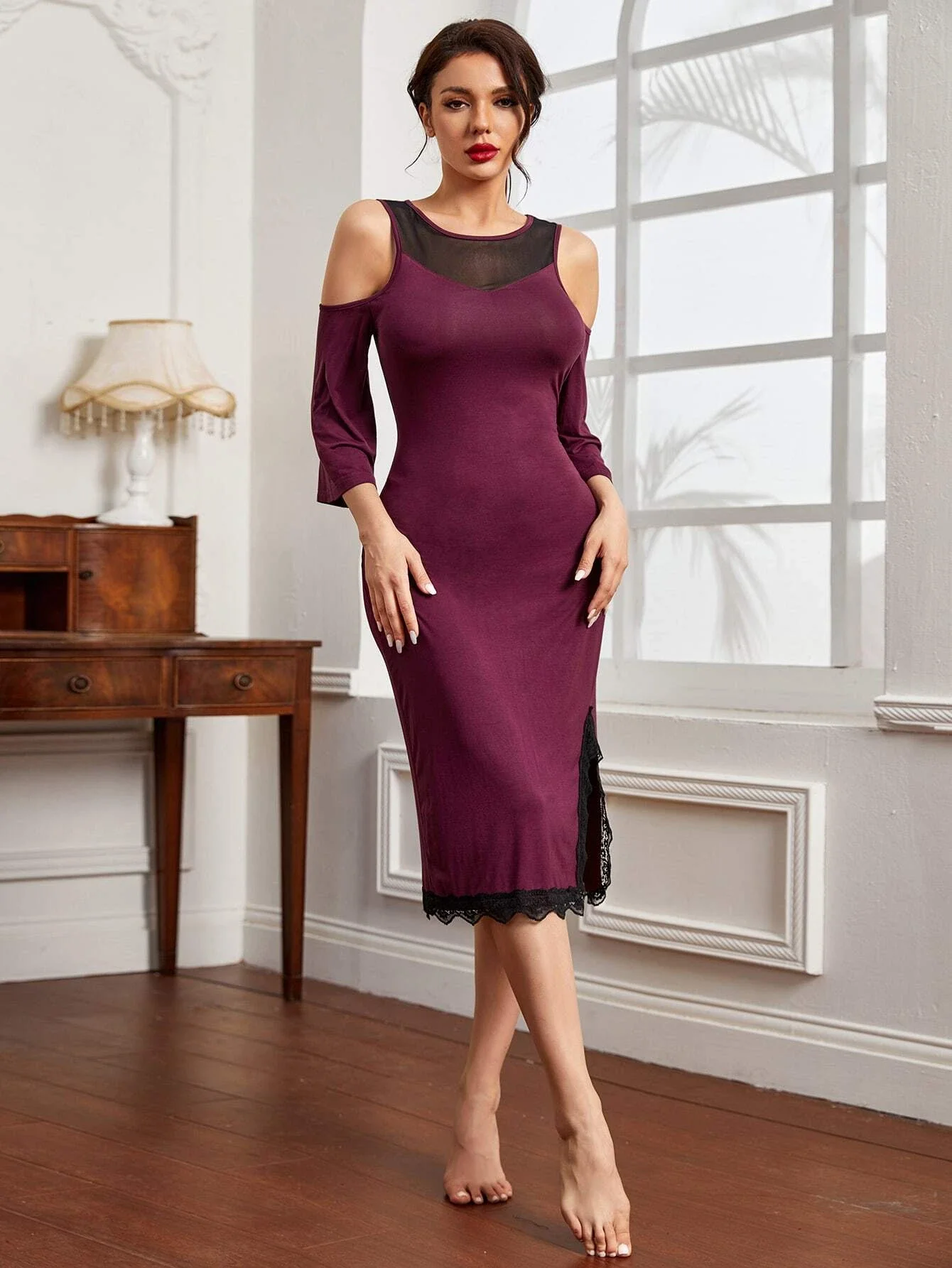 

Cold Shoulder Mesh Panel Lace Trim Split Thigh Night Dress