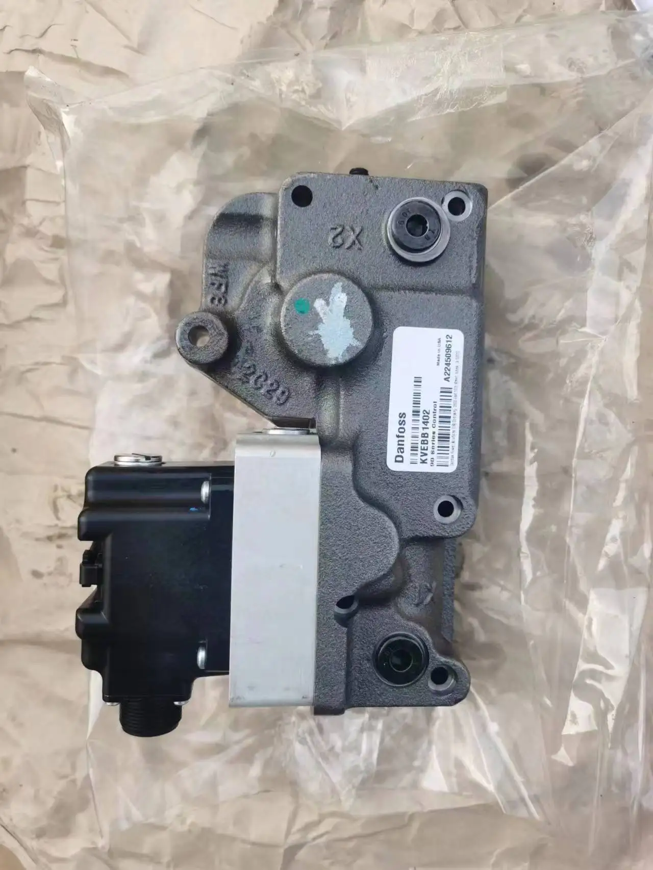 MCV116G4201 KVEBB1402 Гидравлический клапан пилотного управления давлением MCV116B2102D