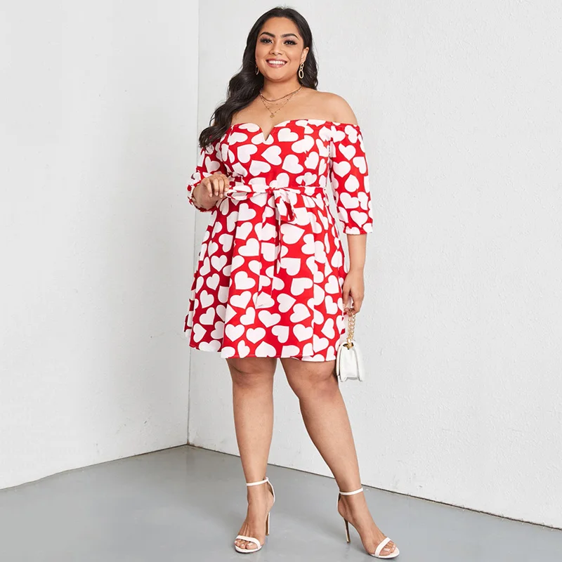 Рисунок 5 - Красное женское платье с принтом в виде сердца