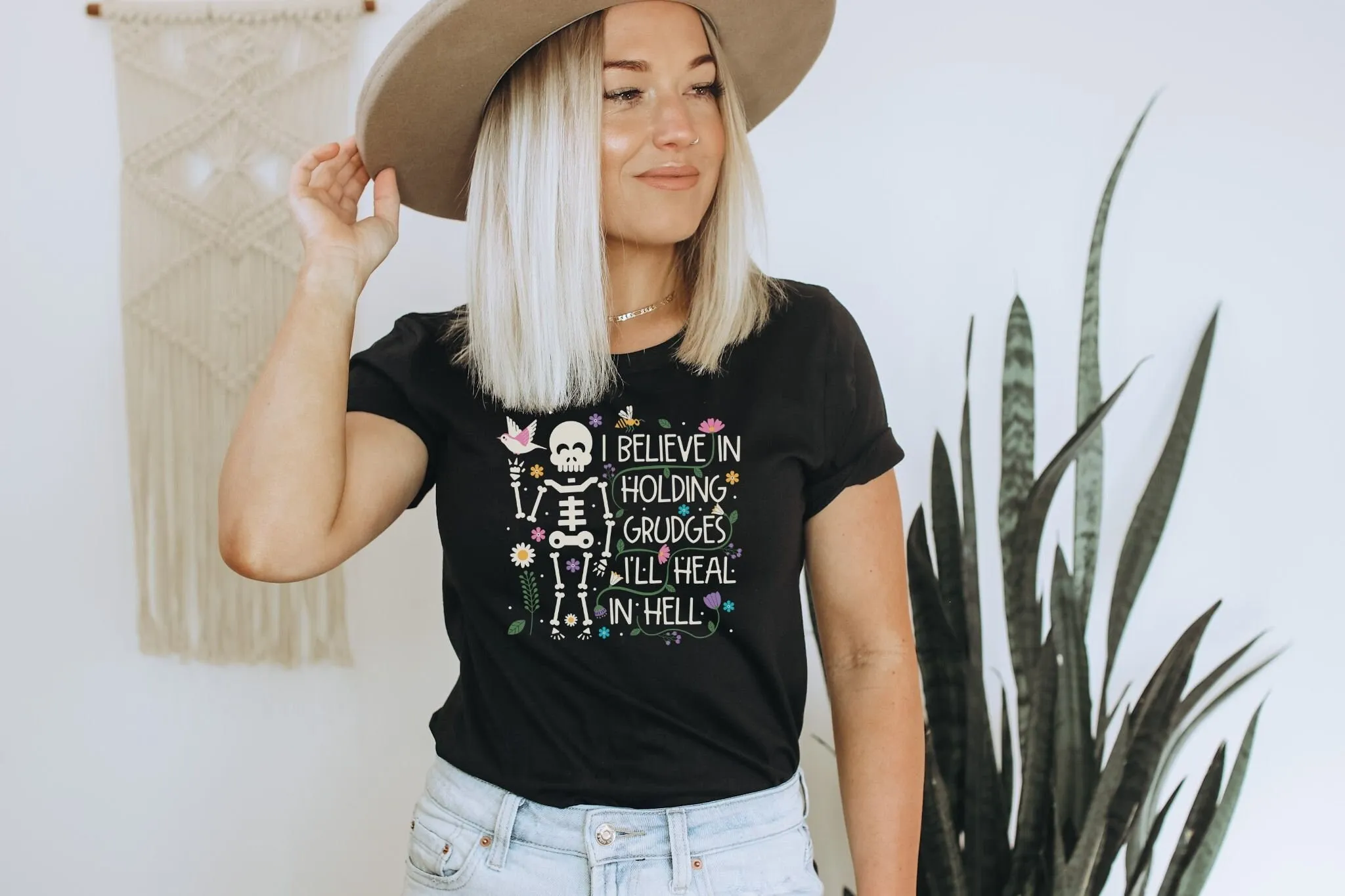 Забавная женская футболка в стиле бохо