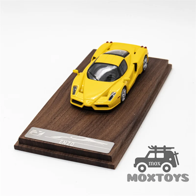 Модель автомобиля Findclassic FY 1:64 Enzo