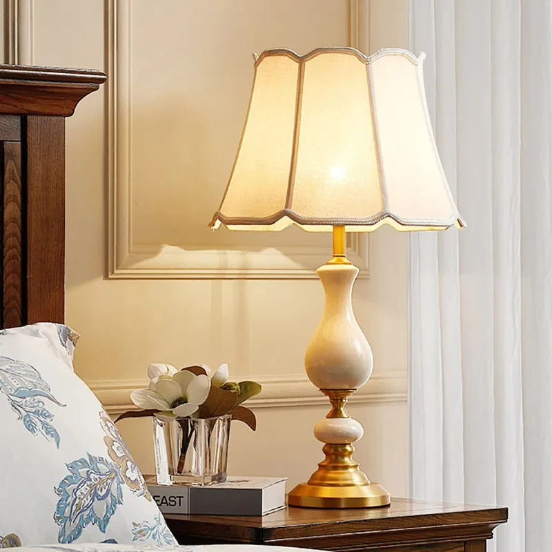 

Desk Lamps European-style Ceramic Fabric White Queen Bedroom Bedside Counter Living Room Study Retro Decoration Lights LED Table