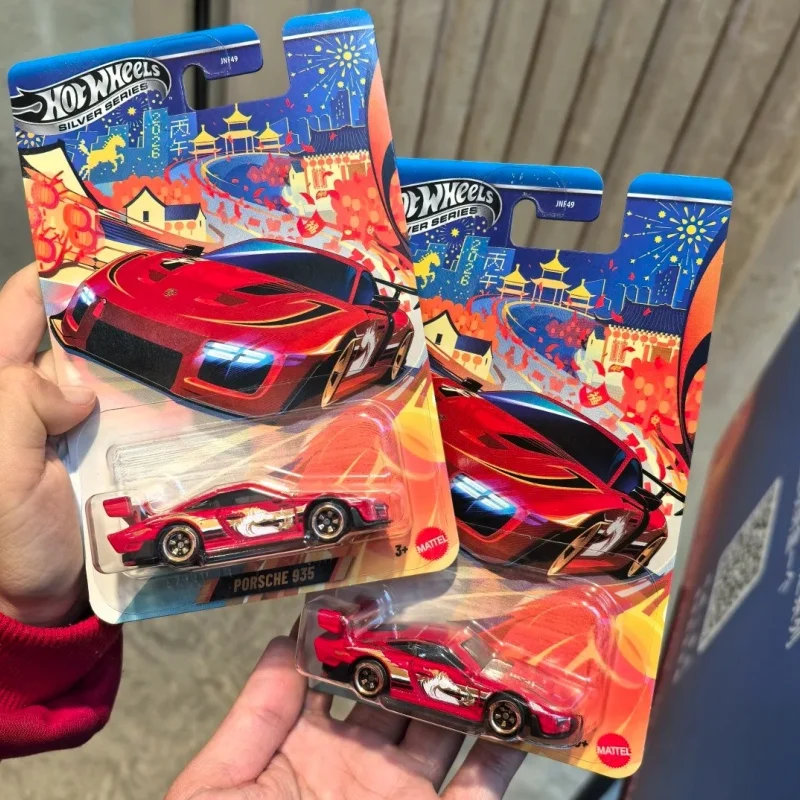 Фото Новая модель Hot Wheels Porsche 935 Year of the Horse Special Edition, литая машинка для трека, игрушка для мальчиков №2