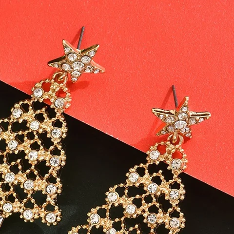 Рождественские серьги-гвоздики из пластика 2 штуки